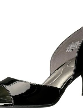 Bandolino black patent leather peep toe pumps